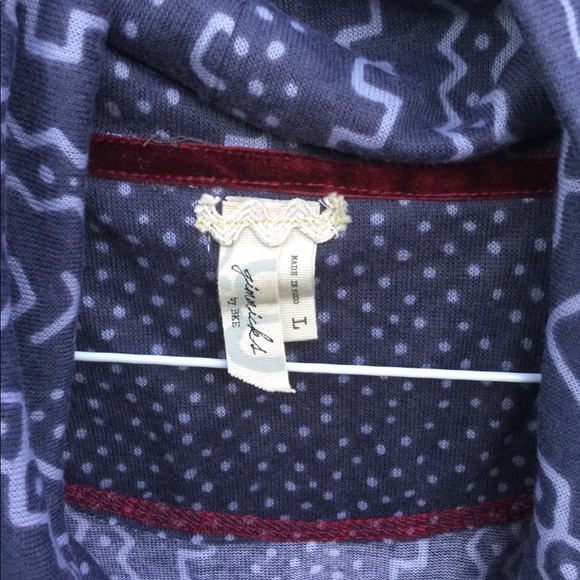 Sweatshirt - Picture 3 of 3